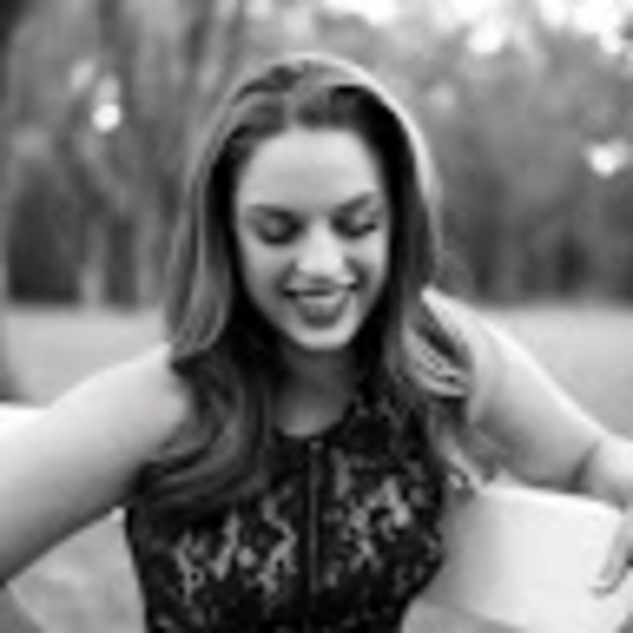 Meet your Posher, Tiffany - Picture 1 of 1